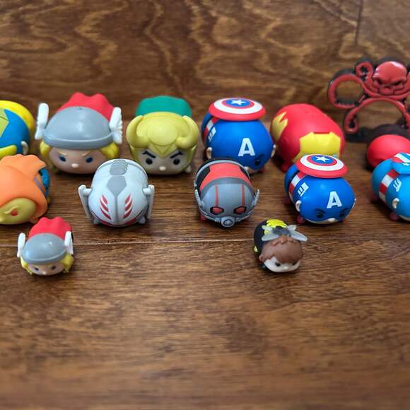 DISNEY TSUM TSUM Marvel Vinyl Figure Lot - Picture 4 of 6